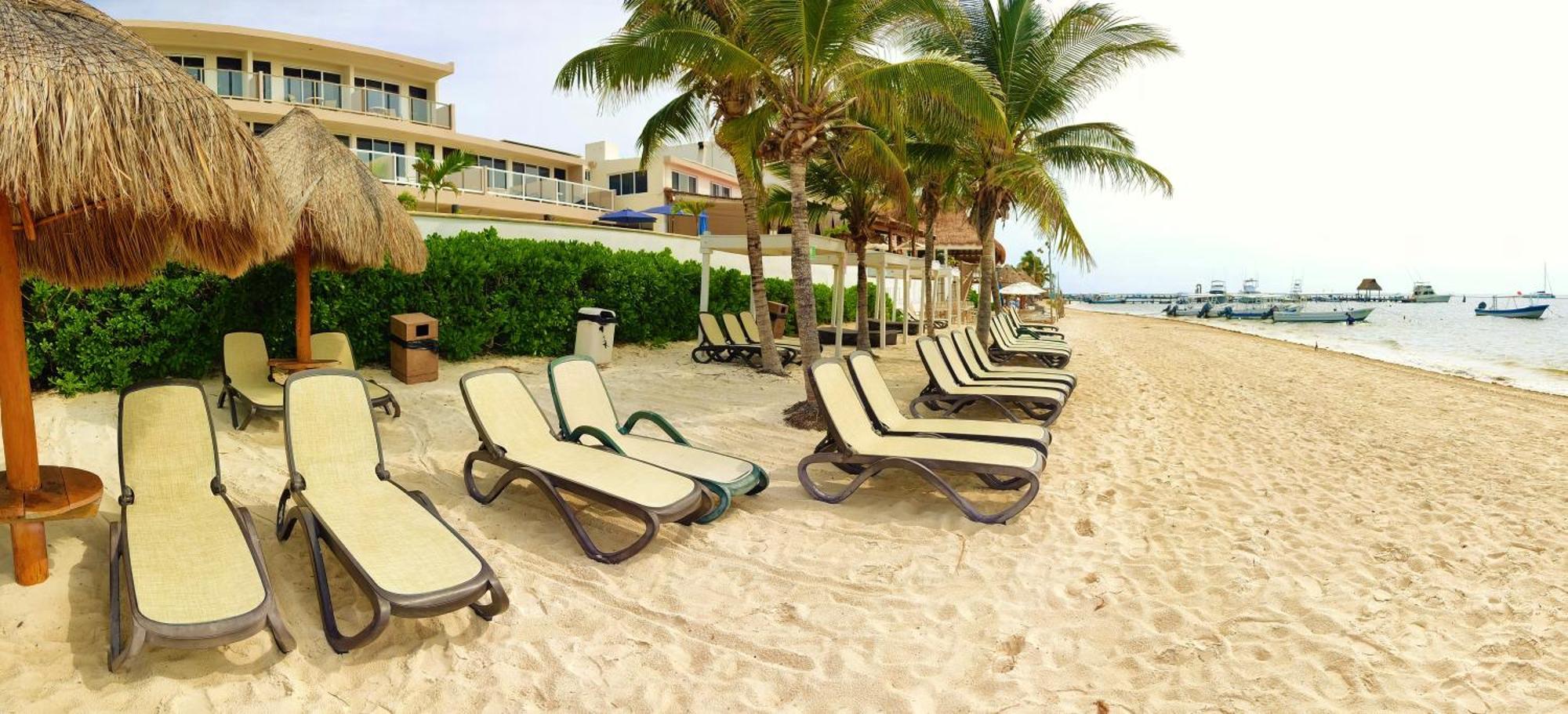 Hacienda Morelos Beachfront Hotel Puerto Morelos Exterior photo