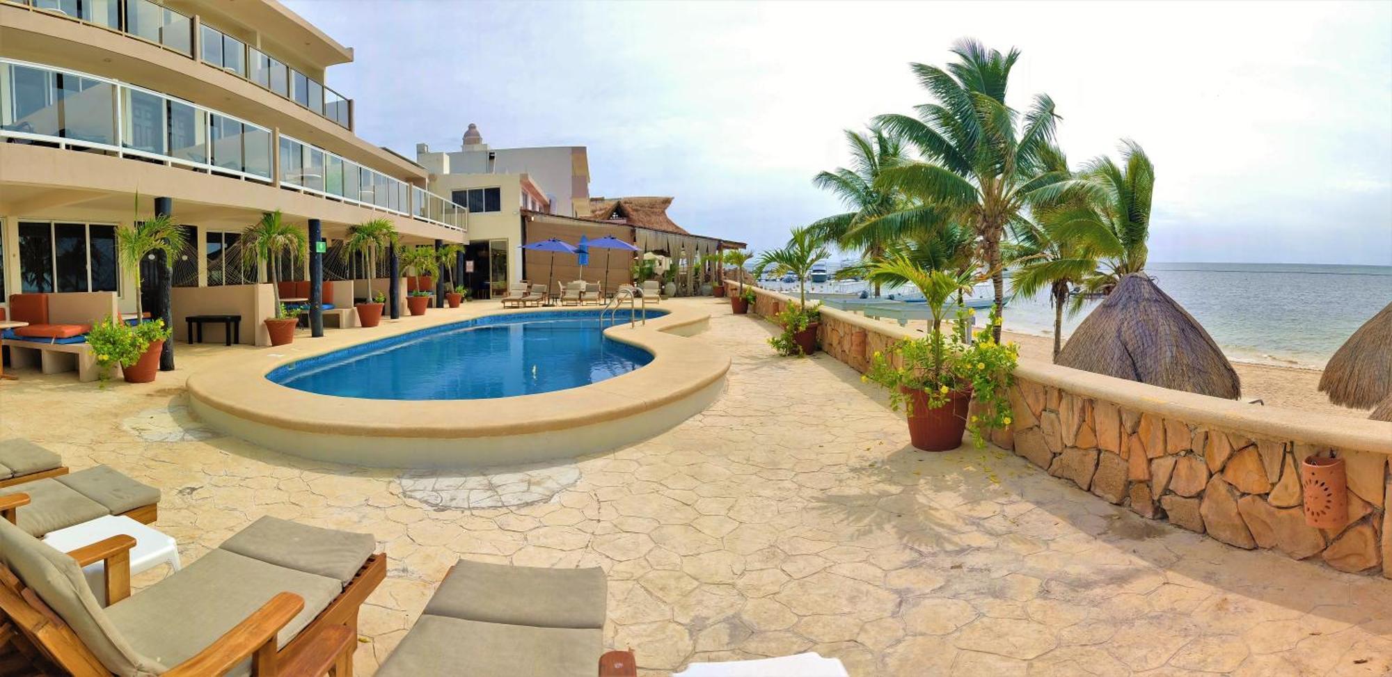 Hacienda Morelos Beachfront Hotel Puerto Morelos Exterior photo