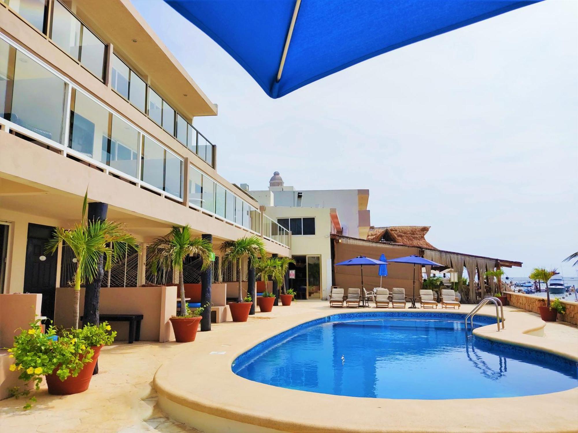 Hacienda Morelos Beachfront Hotel Puerto Morelos Exterior photo